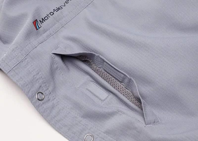 Moto-Skiveez Traveler Shirt Detail Moto-Skiveez Traveler Shirt Detail